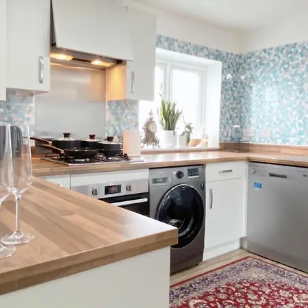 Entire Home: Bicester Village 10Min Walk Exterior photo