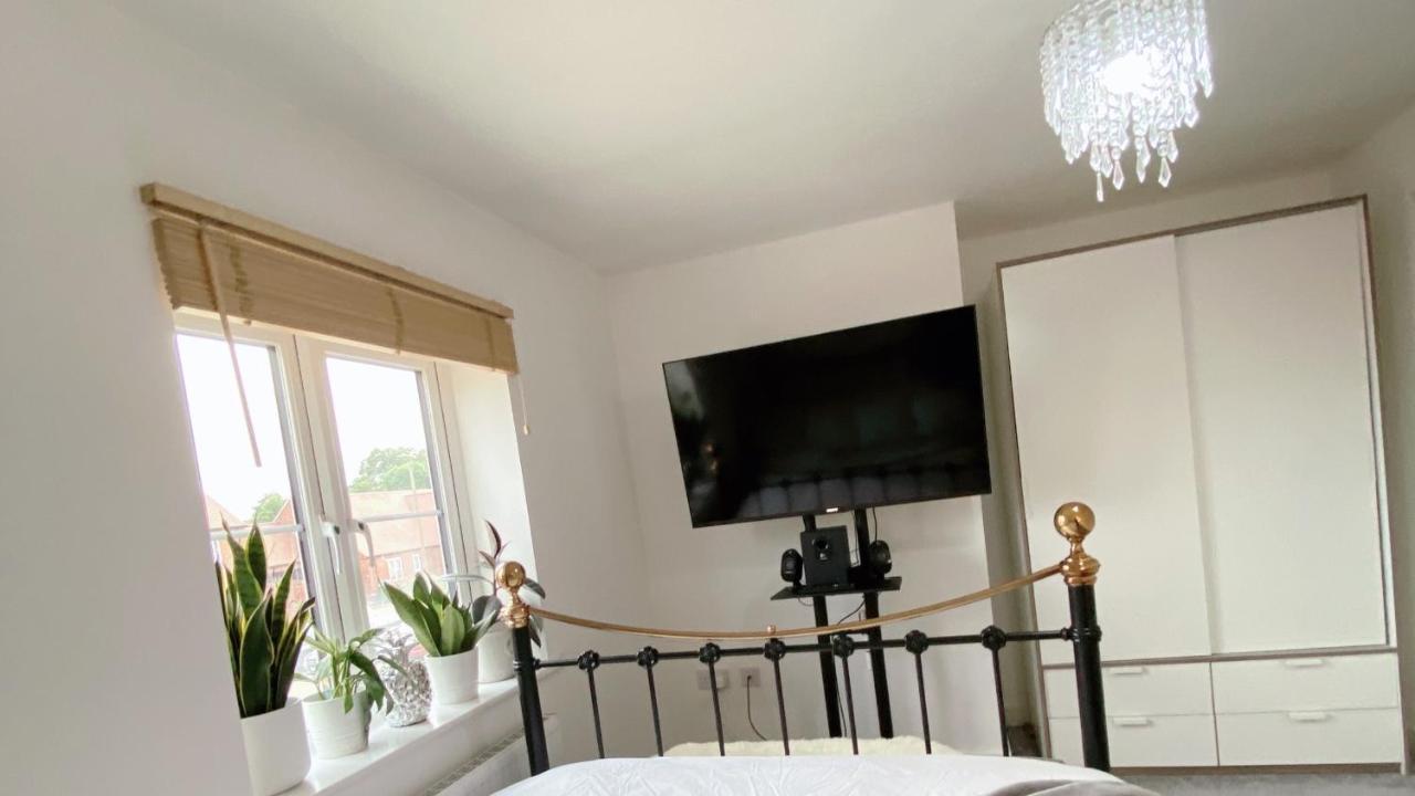 Entire Home: Village 10min Walk Holiday home Bicester