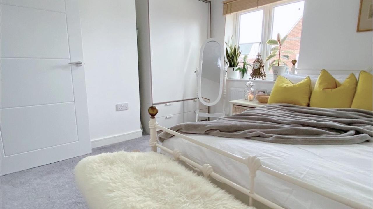 Holiday home Entire Home: Village 10min Walk *